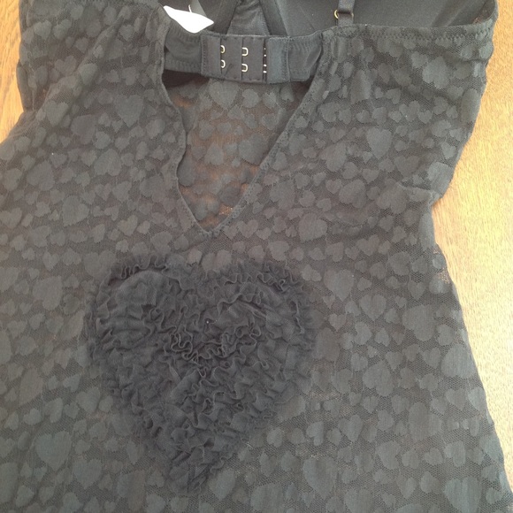 Victoria’sSecret black sheer lingerie top(only).NWT.Molded cups.Ruffled bottom. - Picture 5 of 8